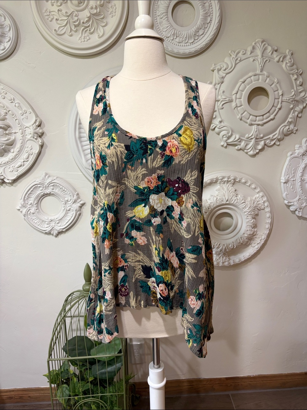 Floral Scoop Neck Tank Top